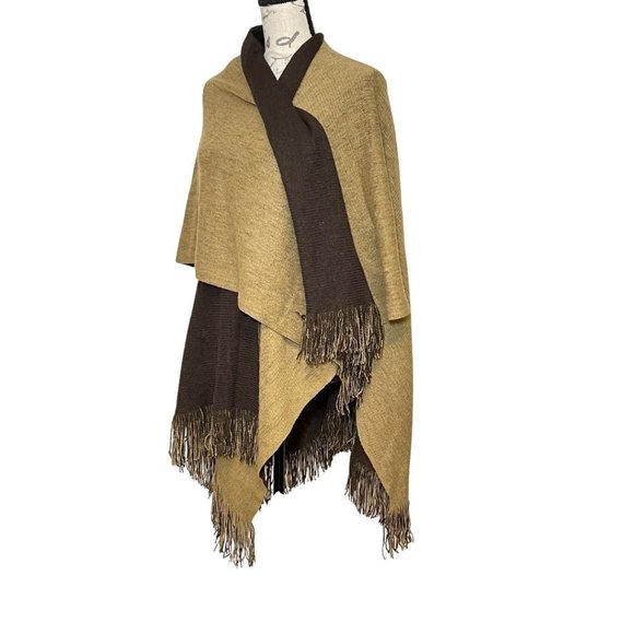 1416-New York Accessory Group Tan & Brown Poncho Shawl Wrap - Picture 4 of 5